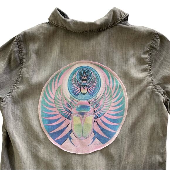 Via Penny Lane Reworked Apparel | Journey Graphic Gray Button Up Shirt Small - Picture 3 of 12